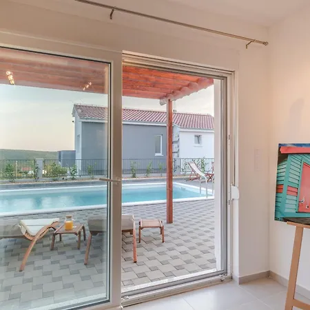 Dalmacija V Villa *