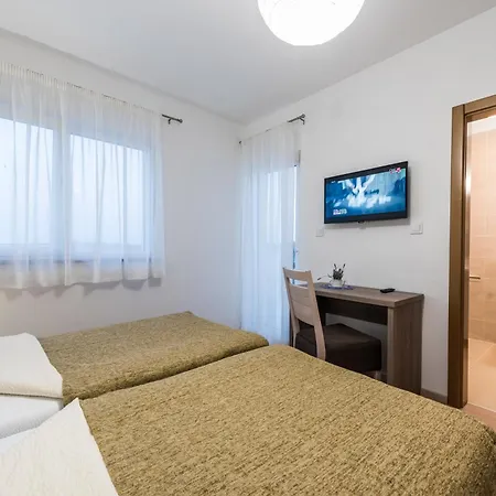 Dalmacija V Villa *
