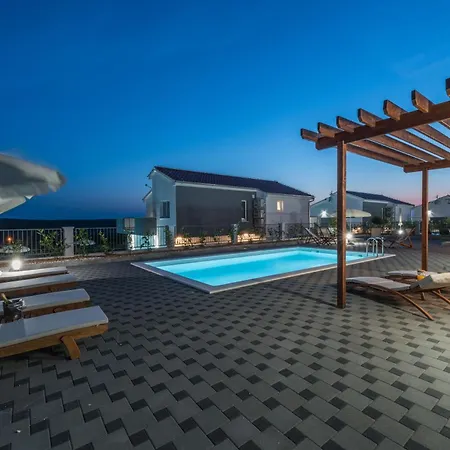 Villa Dalmacija V *
