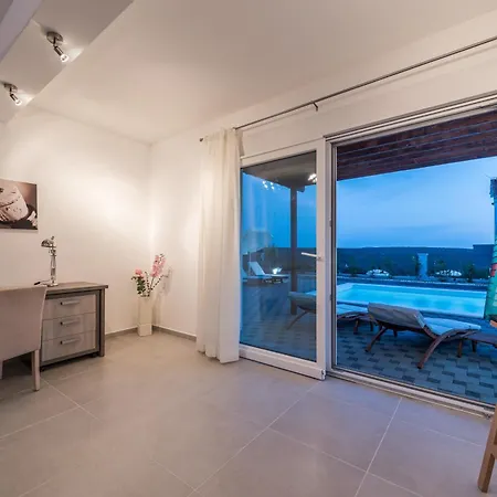 Villa Dalmacija V *